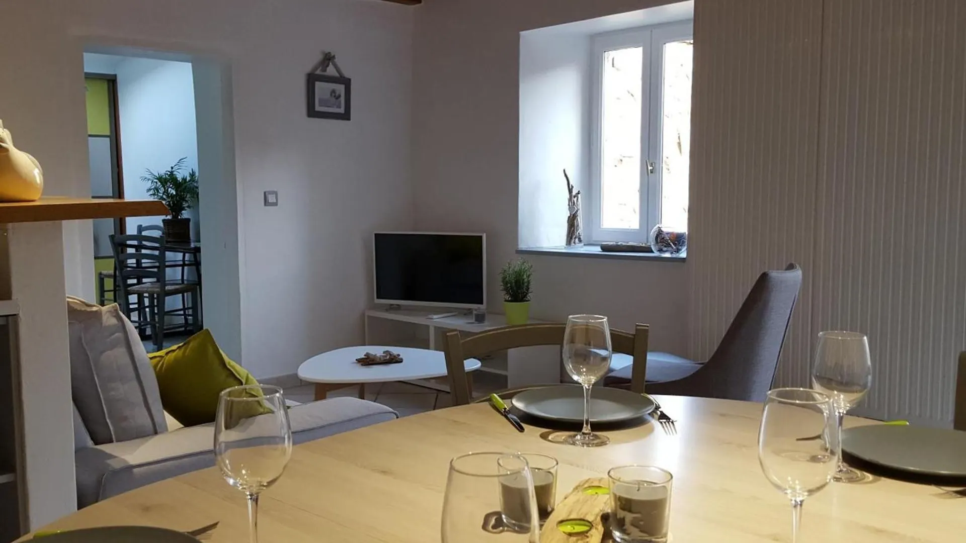Gite De Charme Avec Piscine Privee, Terrasse Et Cour Close A Saint-Appolinard - Fr-1-496-202 Holiday home